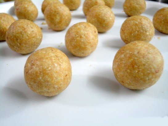 Crushed-Peanut-Balls.jpg